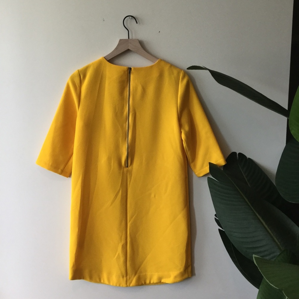 Yellow shift dress - Picture 2 of 8